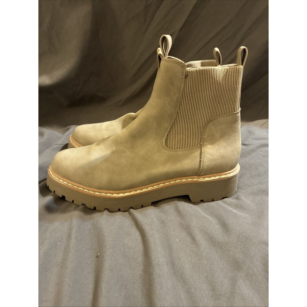 Dolce Vita Chelsea Leigha Boot Lightweight Ankle Tan Beige Biker Pull-on Women 9